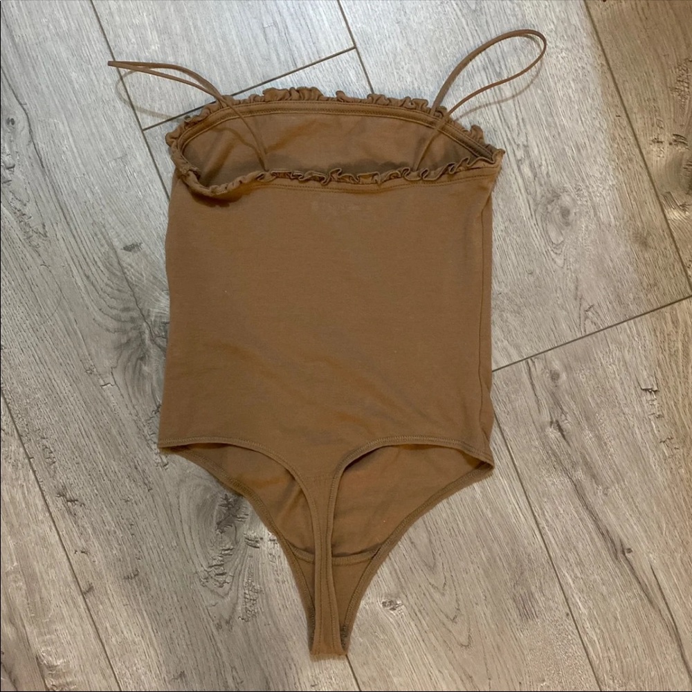 Abercrombie Ruffled Trim Bodysuit - Picture 4 of 4